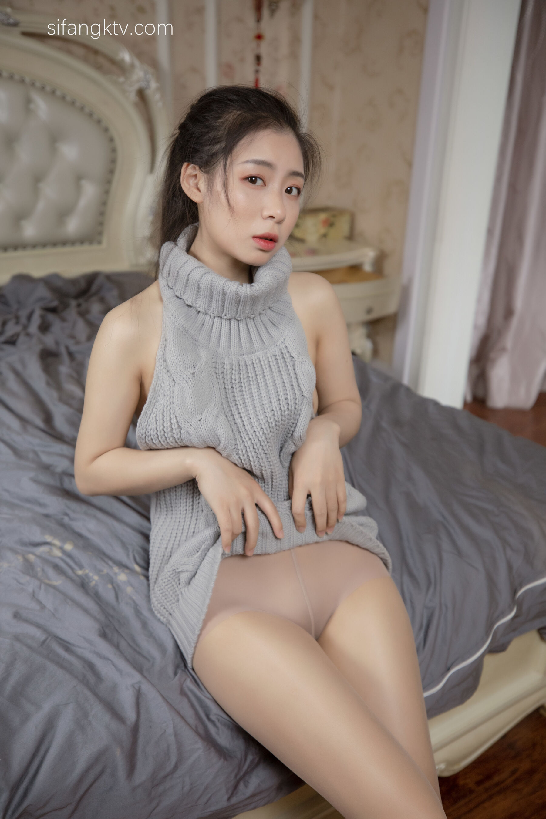 国模小馨性感写真套图