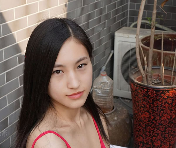 风吟独家小美女一夏素颜出镜吊带红裙无圣光套图