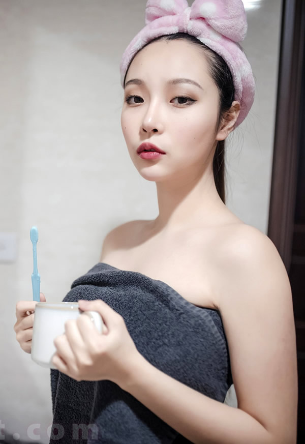 潘多拉特刊No.123乳神Jenny居家淋浴无圣光套图