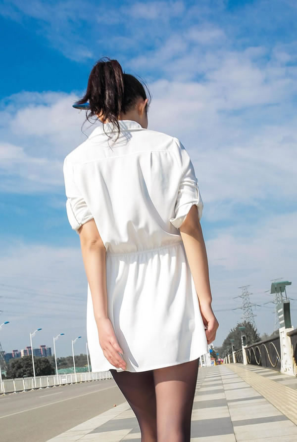 马路上的美女丝袜露出诱惑无圣光套图