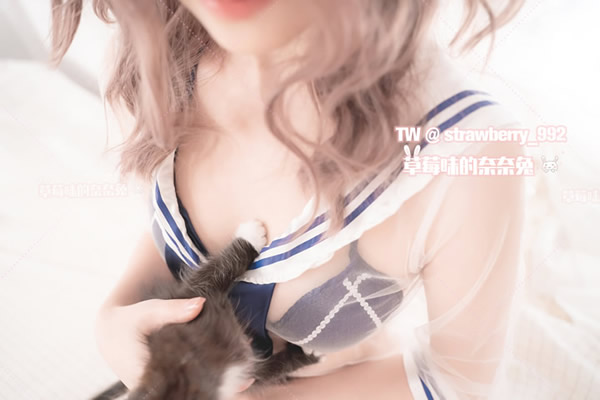 推特小姐姐草莓味的奈奈兔定制