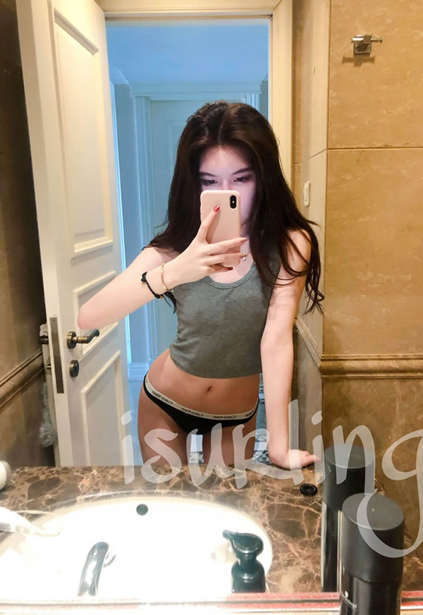 高颜值反差婊@薛凯琪isurling尺度私拍视图2