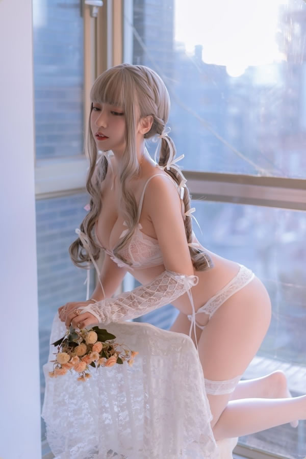 美女过期米线线喵