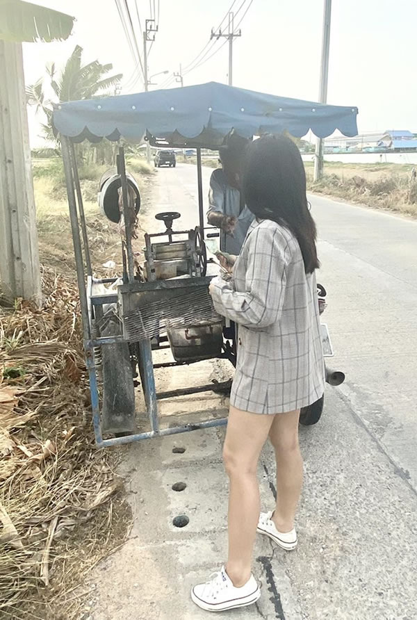 泰国露出达人与夕阳红慰问大师尺度私拍合集