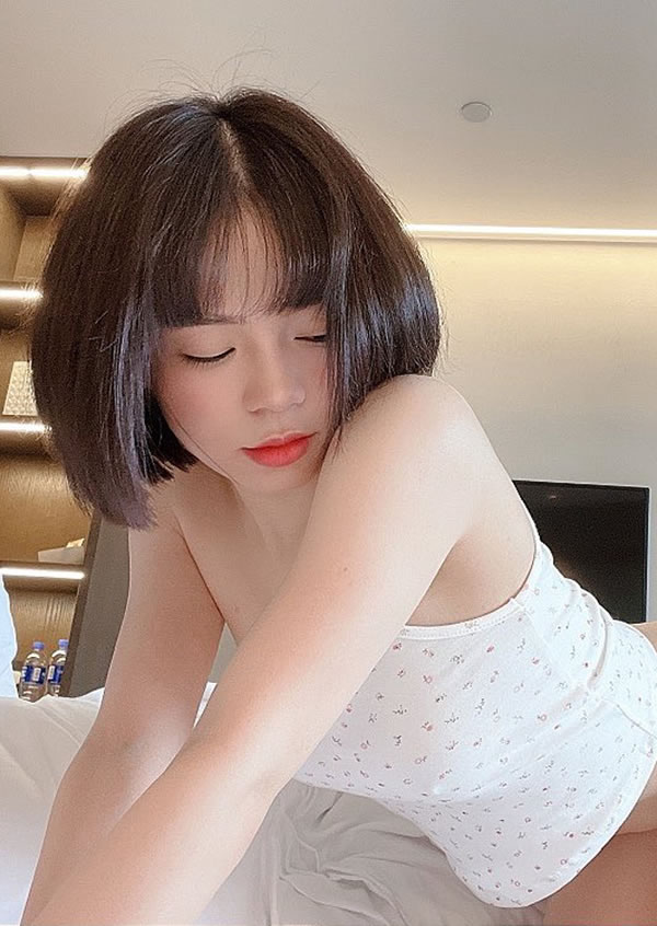 网红模特@晓晓可可爱 尺度私拍视图合集3