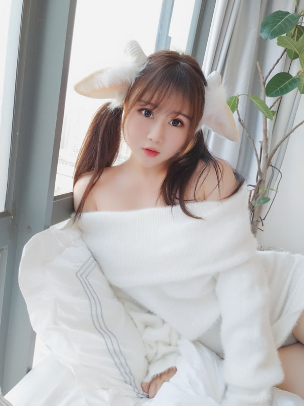 蜜桃少女是依酱呀