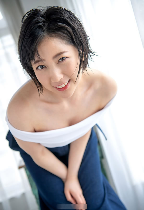 丰满短发美女浴室湿身无圣光图集