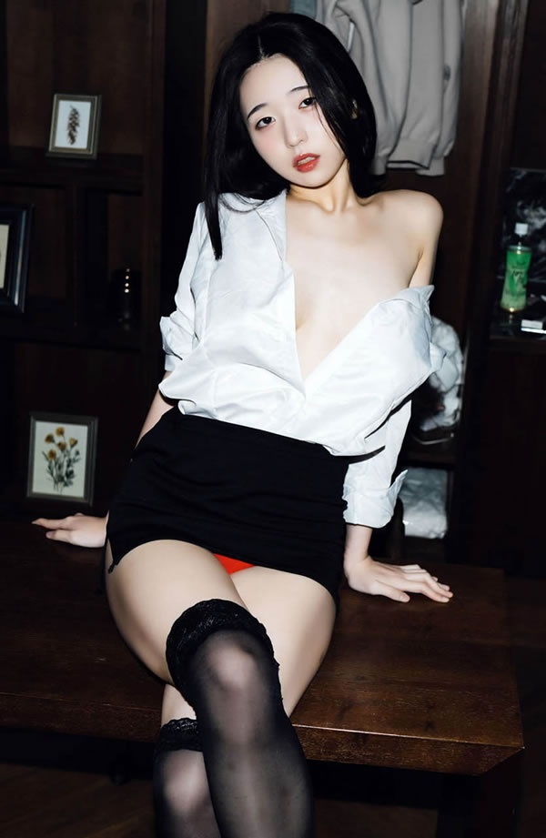 高质量模特@Yeon woo 尺度作品