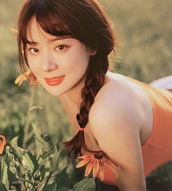 抖音网红甜小乜爆乳娇媚图集如大片