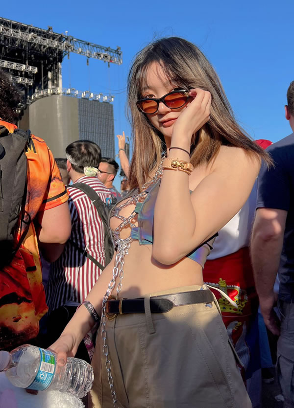 上海模特@aooomi私拍无圣光人体图集2