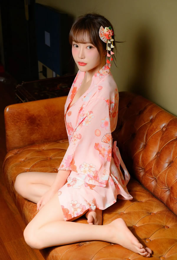 美乳美女JUCY居家半裸写真明艳动人