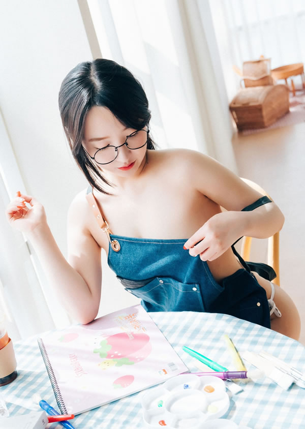 可爱美女孙乐乐