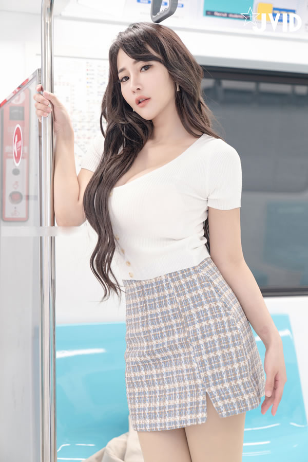 爆乳女神乐乐电车遭遇痴汉无圣光图集