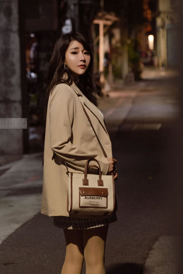 爆乳女神乐乐夜归遇电车痴汉尾随无圣光图集