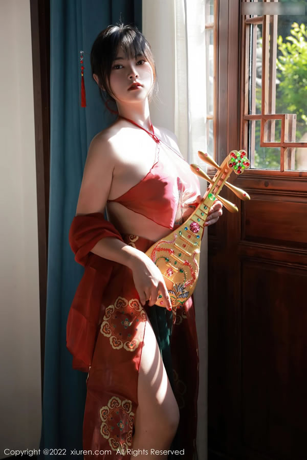 穿越时空的敦煌美女奈沐子两点隐约诱人