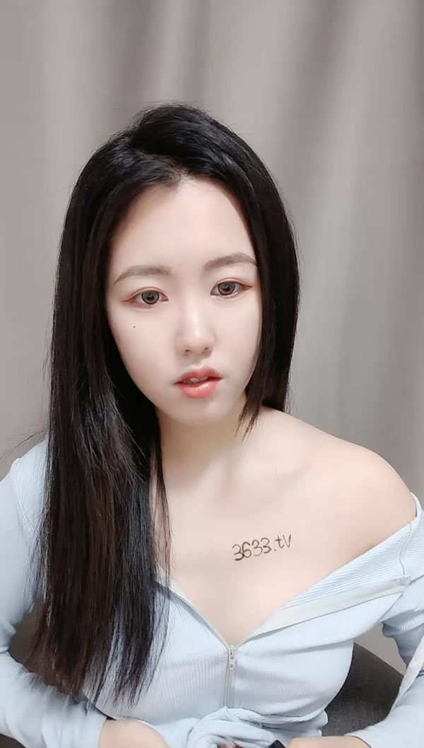 草莓主播阿沁私拍露出尺度VIP福利帖