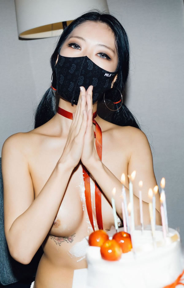 炫酷女生Mona蛋糕生日会无圣光人体图集