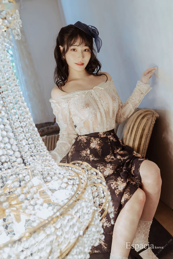 漂亮小姐姐Saika复古无圣光人体图集