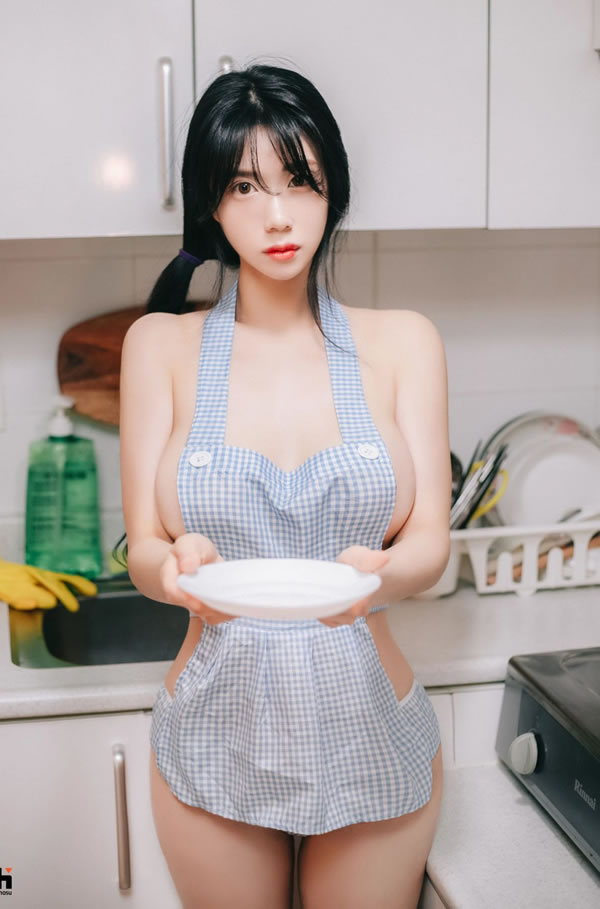 爆乳娇妻Sia居家厨娘诱惑写真