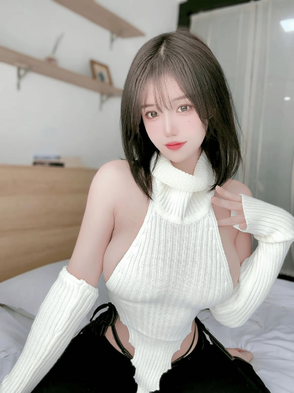 丰满小姐姐小仓千代W露背毛衣唯美图集