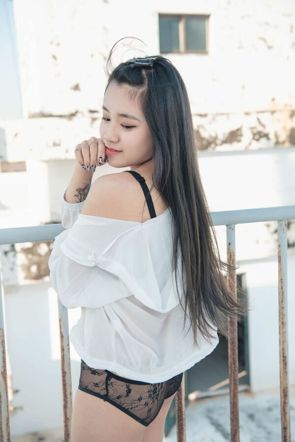 邻家小姐姐韩棠居家无圣光人体写真