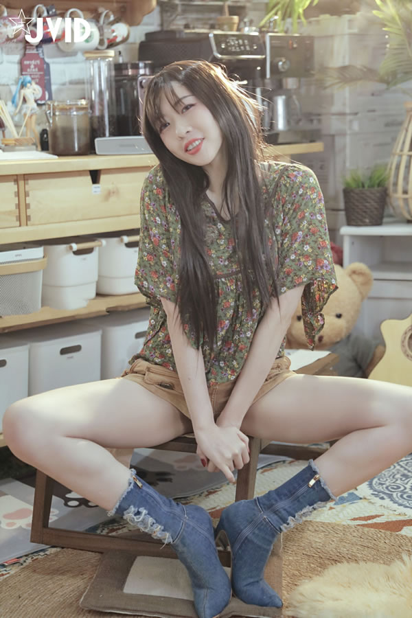 长发美女卯咪失恋醉酒被偷袭的M字腿