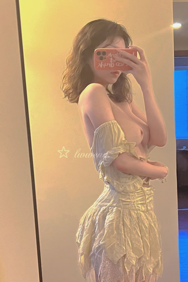 推特网红@lwwenn私拍视图极品美乳露出来