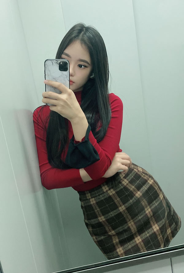 爱健身的美女Li Chang私拍尺度人体图集