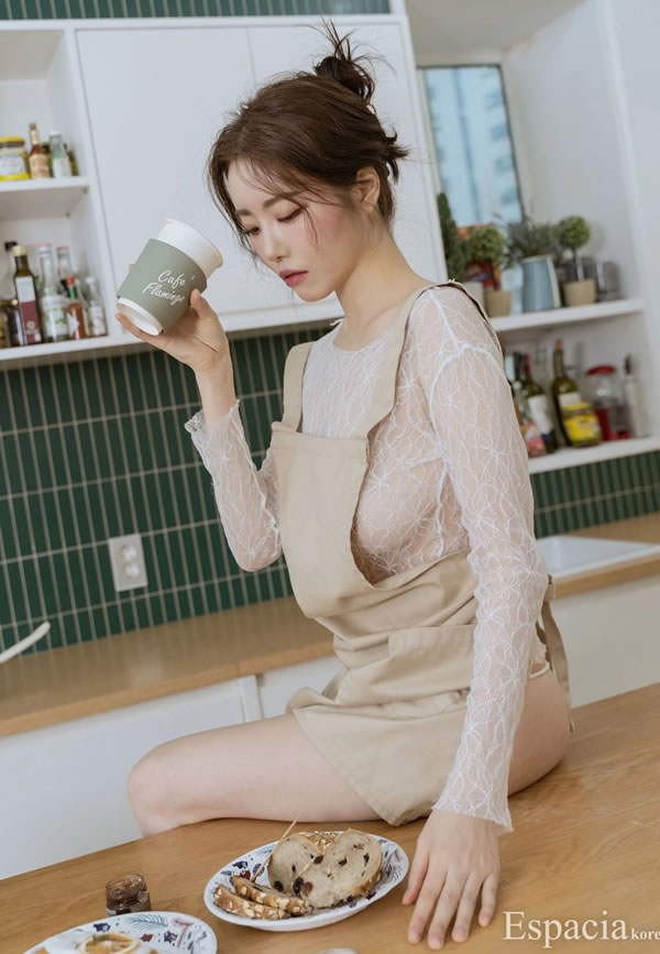 性感人妻EHC透视蕾丝厨娘装诱惑写真