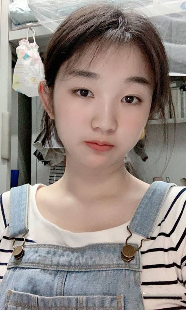 清秀大学女生自拍+福利姬@yum