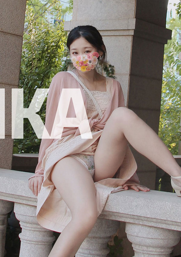 美臀妹子PIKA蜜桃臀门户大开私拍福利视图7