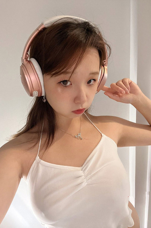 舞蹈生青衣妹妹居家私拍辟叉身体真柔软