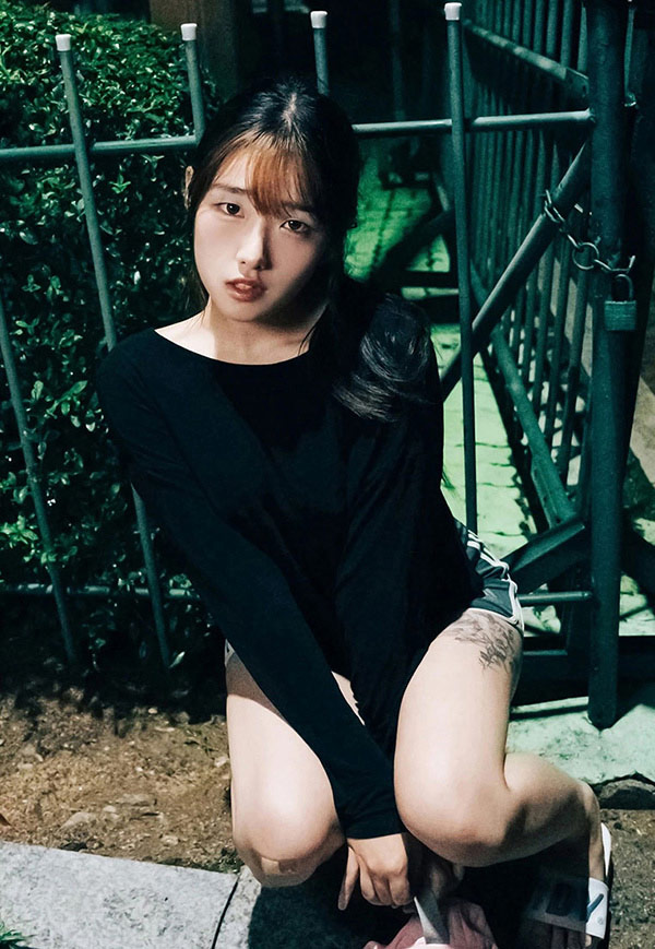 妹子SonSon深夜街头情不自禁玉女变欲女