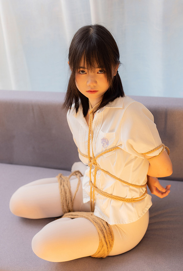 少女秩序定制流出捆绑调教居家萝莉少女