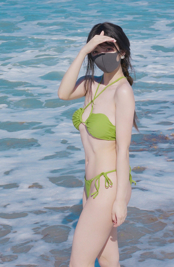 极品HongKong Doll玩偶姐姐 嫩绿比基尼+泳衣