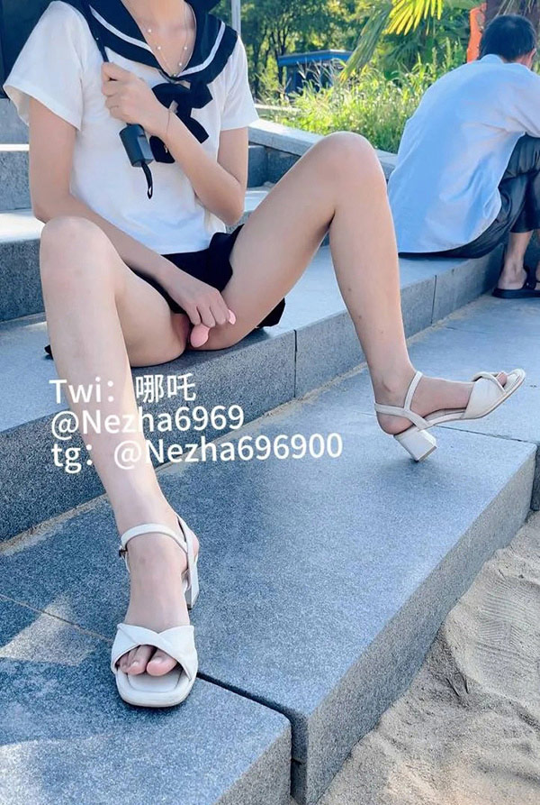 推特美女@Nezha6969户外爱露出人体合集3