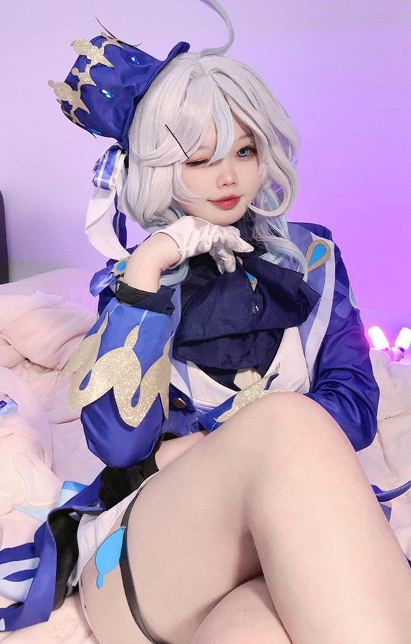 网红美女小瑶幺幺 芙芙蓝白条纹比基尼