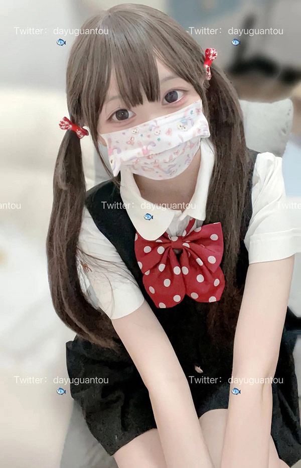 推特美女可爱小鱼罐头居家尺度私拍合集