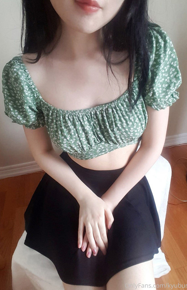 极品白虎福利姬@kyubunx 尺度作品合集4