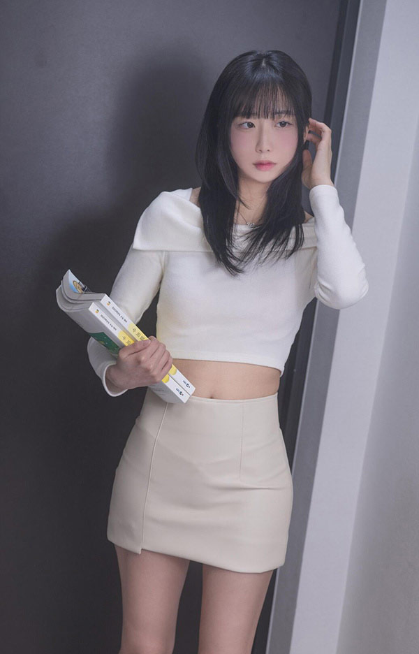 私人家教与美女Hina的秘密接触尺度图集