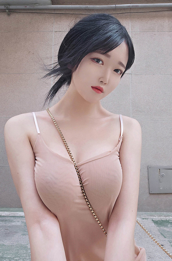 极品嫩妹Aram私拍尺度福利视图