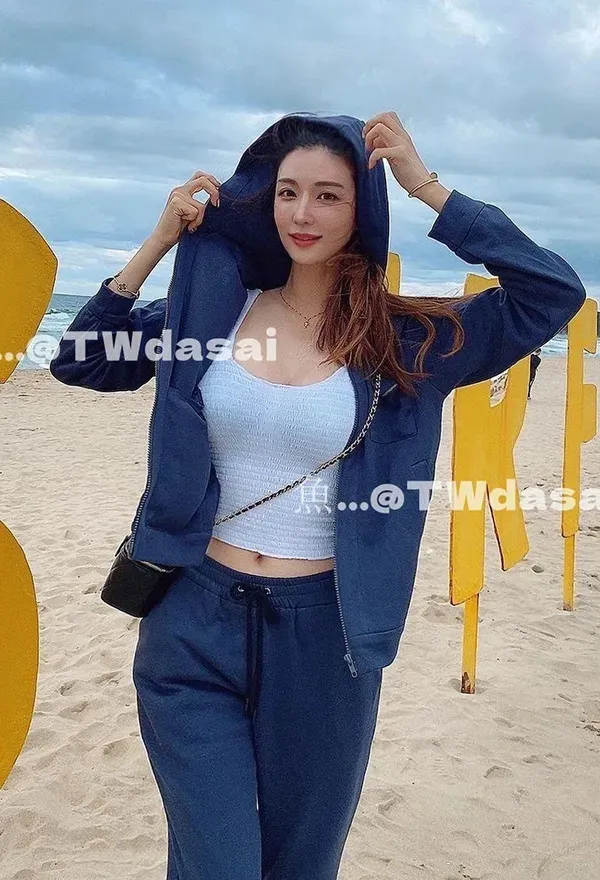 推特美女鱼TWdasai+Gunlt私拍尺度合集