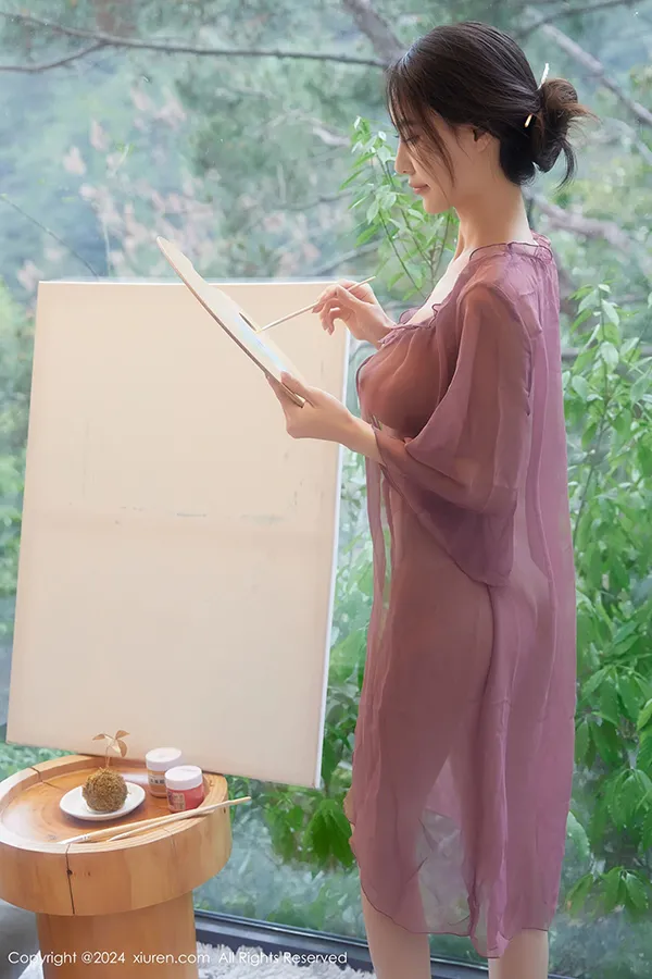 秀人女神lingyu69粉紫轻透衣山中梦幻作画