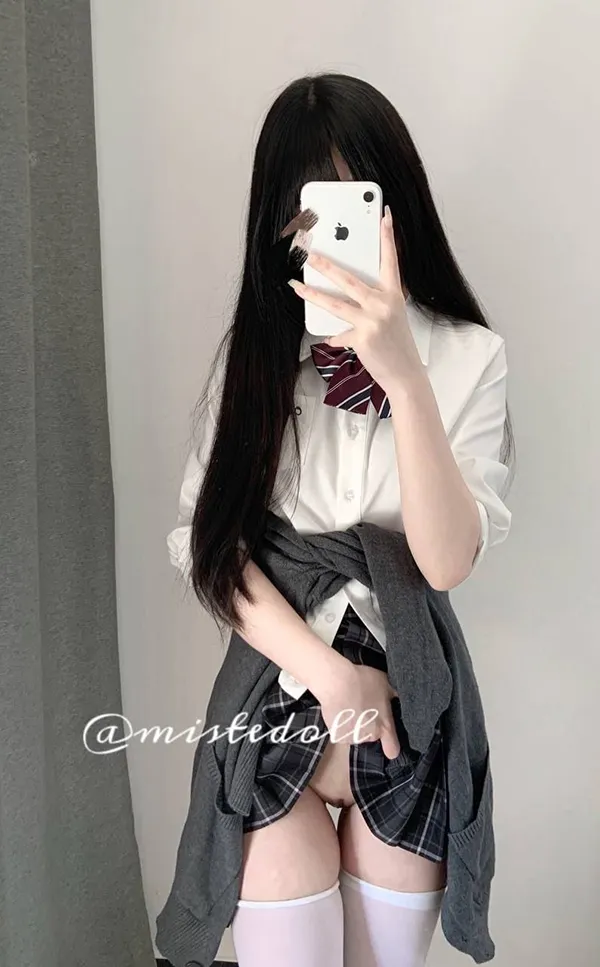 白虎福利姬@困困熊 2024尺度私拍视图合集