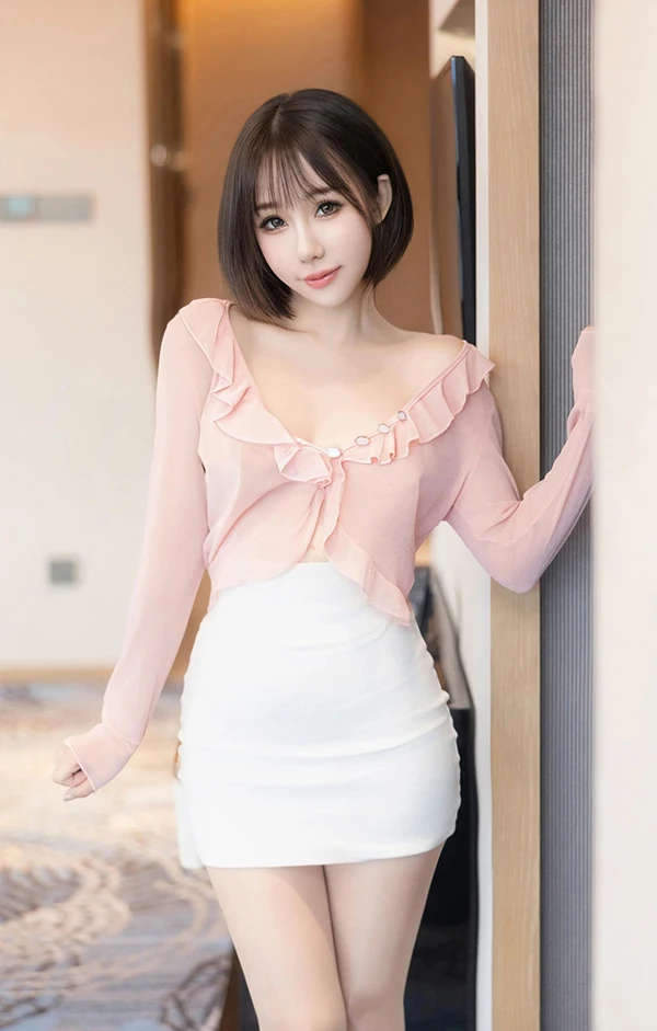 秀人女神波巧酱粉色薄衫湿身两点激凸