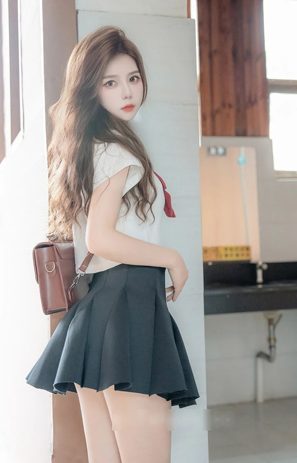 秀人女神拍黄瓜girl制服蝴蝶结黑丝私购流出