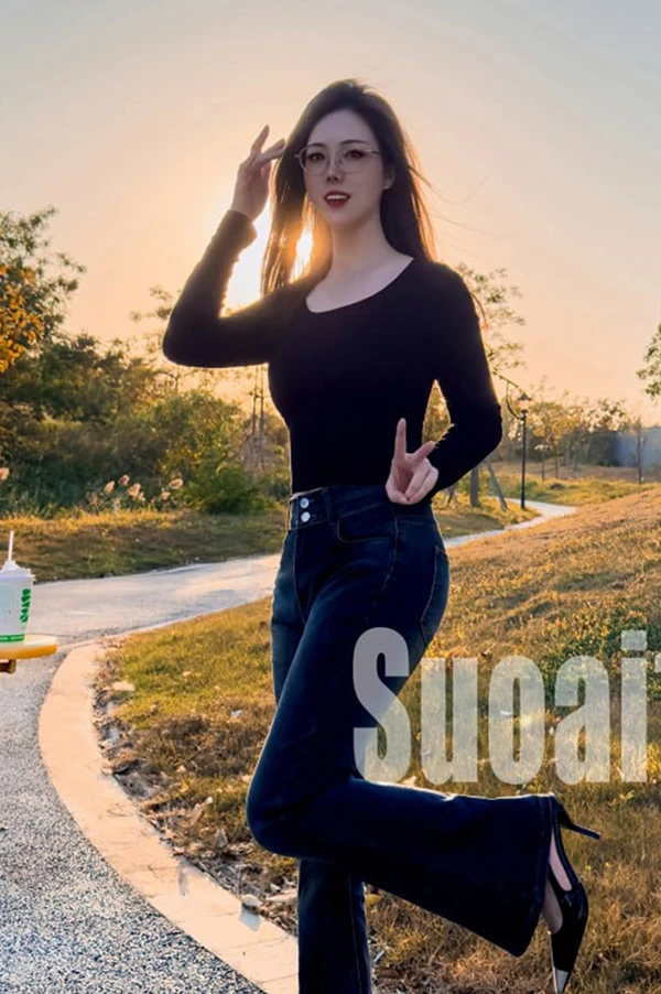 高挑长腿御姐@索爱人妻 尺度私拍视图合集5