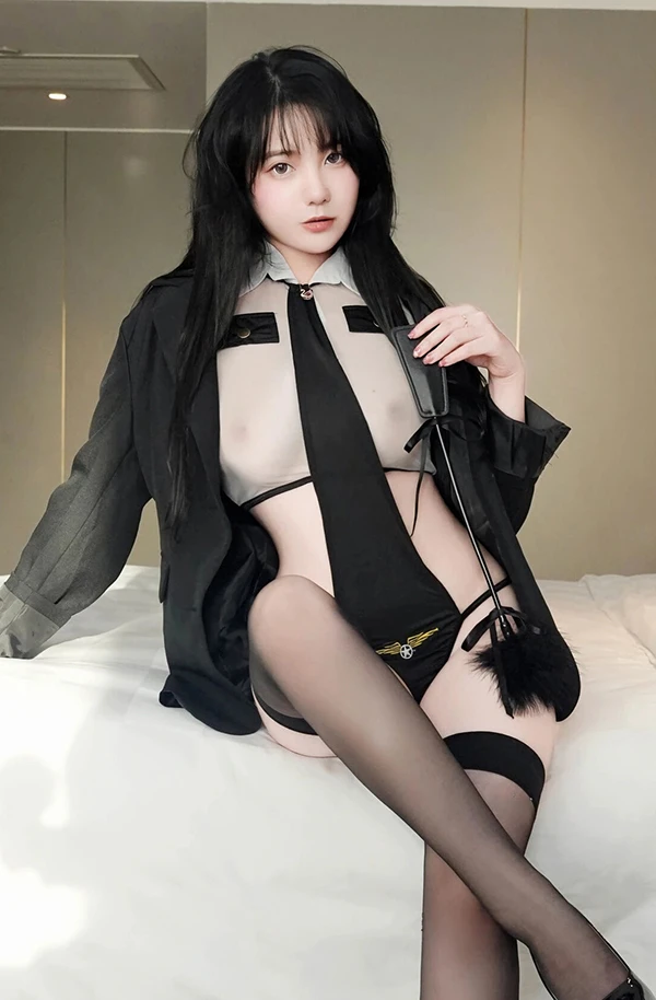 秀人女神软情透视制服两点诱惑写真