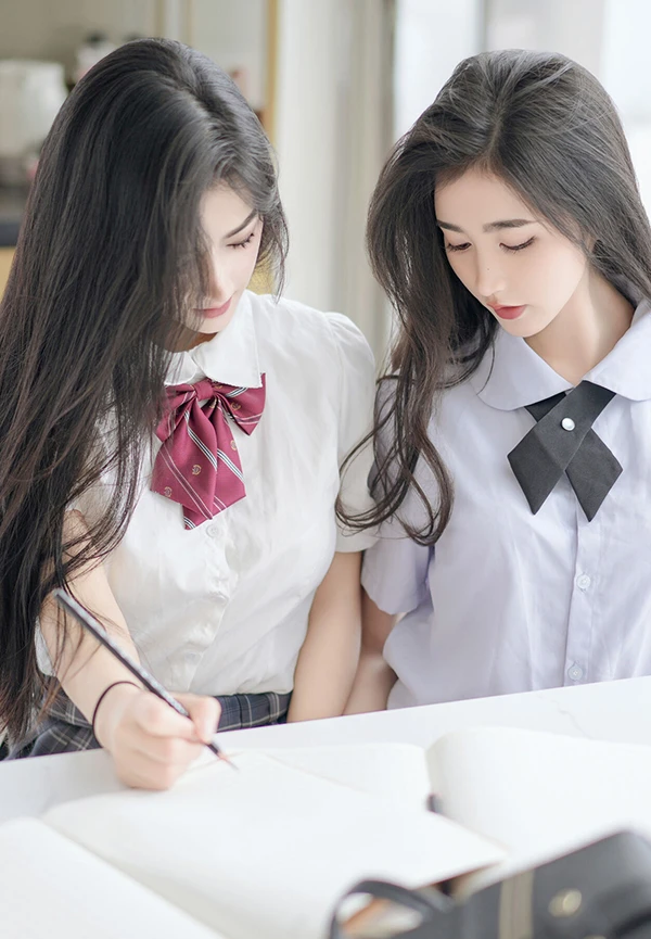 秀人女神鱼尾fish+谭小灵制服JK百合私购流出