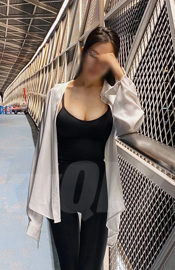 推特美女@LuckyQ大长腿美乳情趣尺度图2